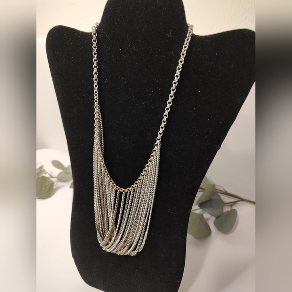 Silver tone swooping chain bib necklace - Picture 2 of 3